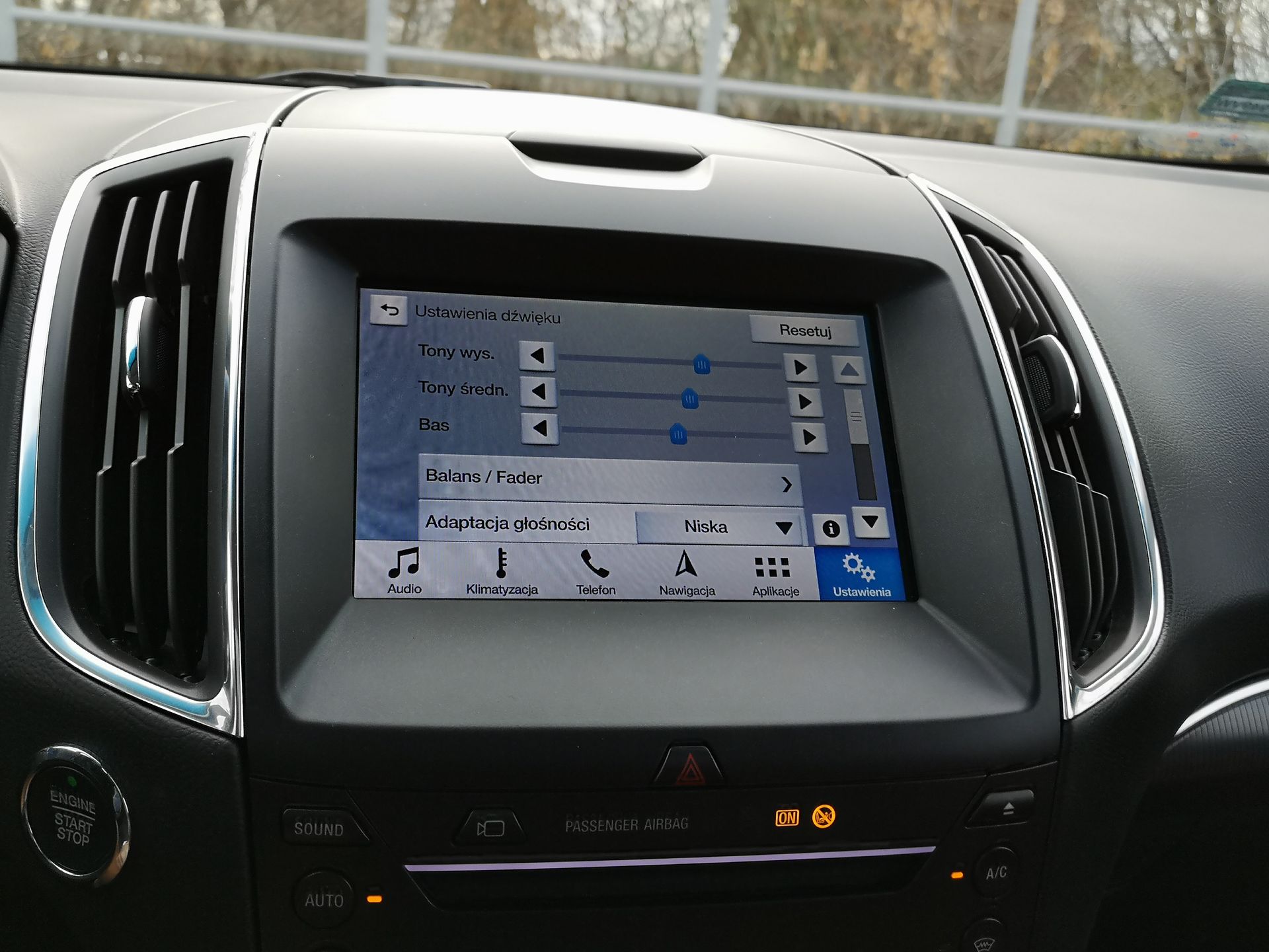 Ford Edge: audio B&O PLAY, wspomaganie parkowania i system Ford SYNC 3 4