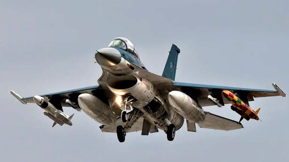 Mitsubishi F-2 z pociskami ASM-3A. 