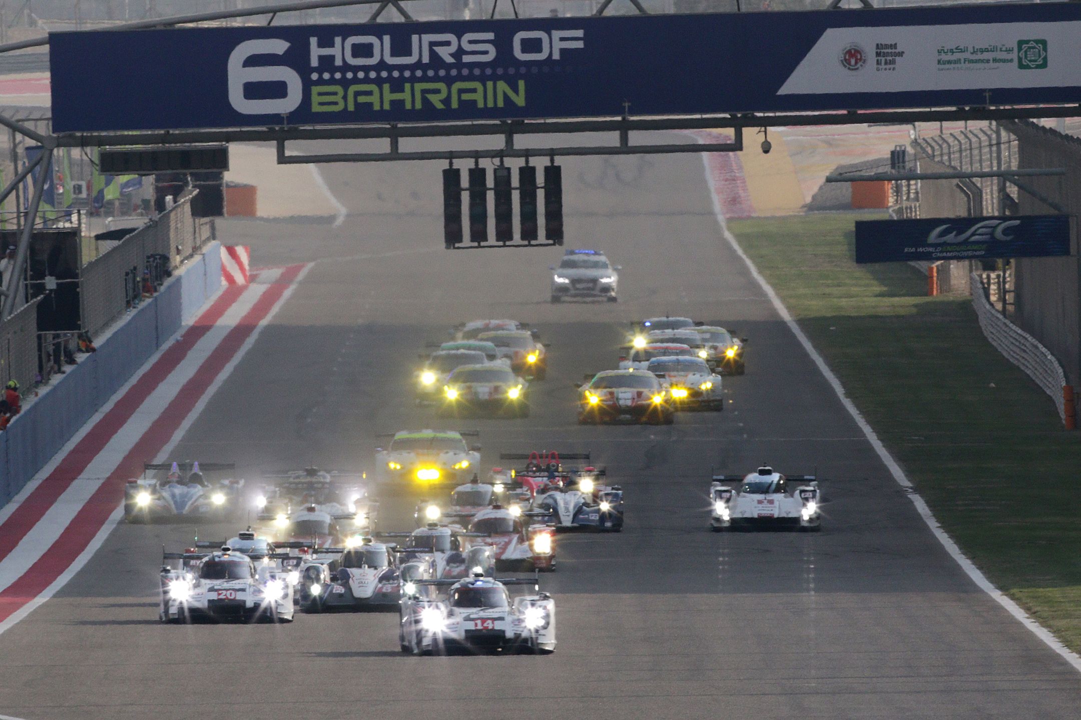 WEC 2014 Bahrajn: Davidson i Buemi mistrzami 3