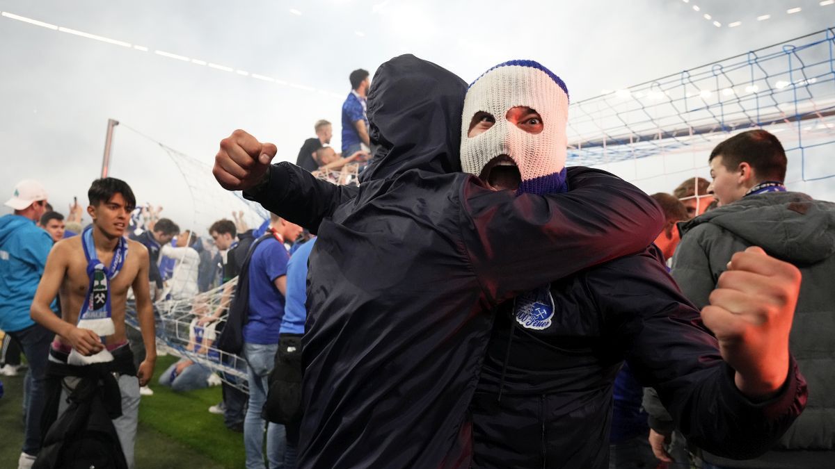 Fani Schalke świętują awans