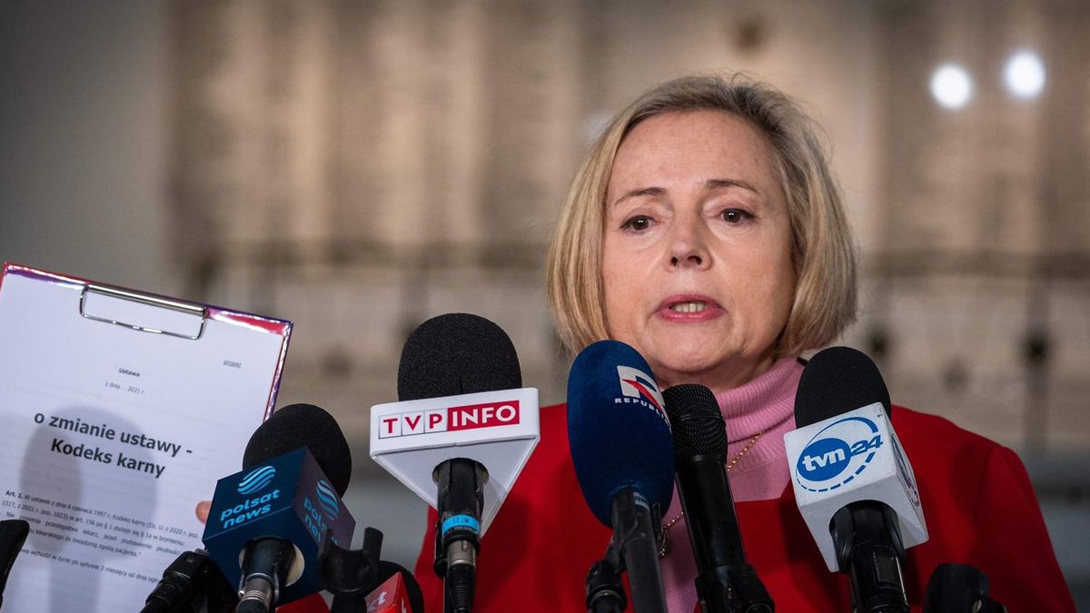 Posłowie Lewicy złożyli projekt ws. ubezpłodnienia 