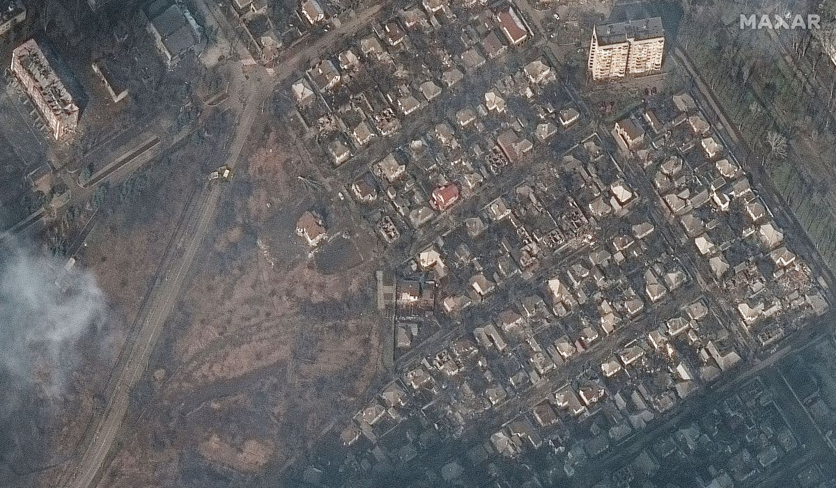 Zdjęcia satelitarne ukazujące zniszczenia w Mariupolu 
