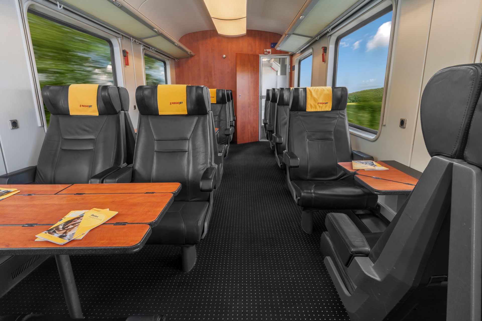 Konkurent PKP wyjechał na polskie tory. Pierwsze wrażenia z podróży