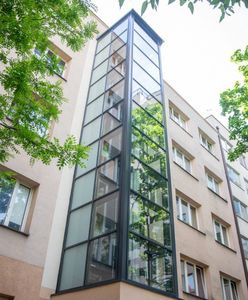 У Варшаві будують приставні ліфти в муніципальних будинках