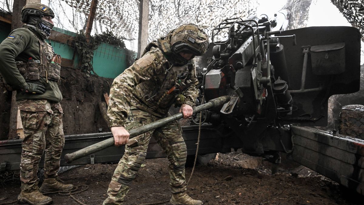 Soldiers from an artillery unit of the 152nd Symon Petliura Jaeger Brigade of the Ukrainian Land Forces man an artillery weapon during a combat mission in the Pokrovsk direction, Donetsk region, Ukraine, December 11, 2025. (Photo by Dmytro Smolienko/Ukrinform)v 
Dostawca: PAP/UKRINFORM
Dmytro Smolienko
Ukraine conflict, Russian invasion, Ukraine war, war, conflict, Russia-Ukraine war, military, army, artillery, Armed Forces of Ukraine, AFU, ZSU, 152nd Jaeger Brigade, Pokrovsk direction, Donetsk region, soldier