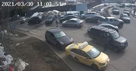 Rosja. Wziął zakładników i strzela do przechodniów i policji