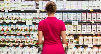 Kartony po mleku z kaucją od 2030 roku? Rząd chce negocjować z UE