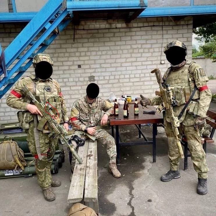 Rosyjscy żołnierze specnazu z amerykańską optoelektroniką.