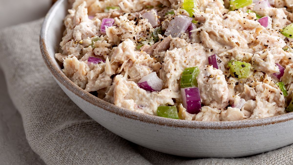 Sos ranczerski stanowi świetny dodatek do sałatek