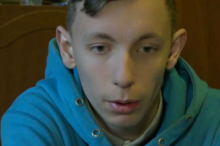 Mateusz opowiada, jak radzi sobie z wychowywaniem rodzeństwa