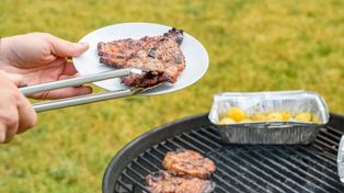 Majówka z rusztem: Gdzie legalnie rozpalić grill i ognisko w Trójmieście?