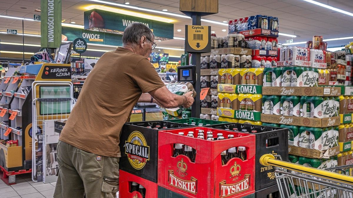 Reporter archiwum 2024 09
18.09.2024 Ruciane-Nida, woj. warminsko-mazurskie. Zakupy w supermarkecie "Biedronka" (zdj. ilustracyjne). fot. Eryk Stawinski/REPORTER
Eryk Stawinski/REPORTER