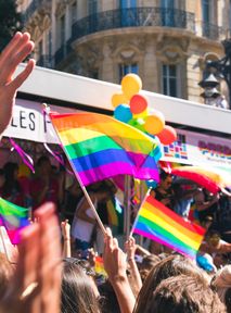 Jak tęcza stała się symbolem LGBTQ+? Wyjaśniamy