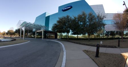 Samsung to nie tylko smartfony. Firma to nie gigant, a hekatonchejron