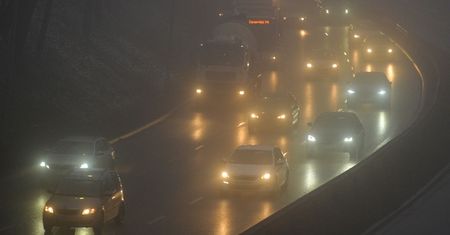 IMGW ostrzega. Widoczność ograniczona tylko do 100 m