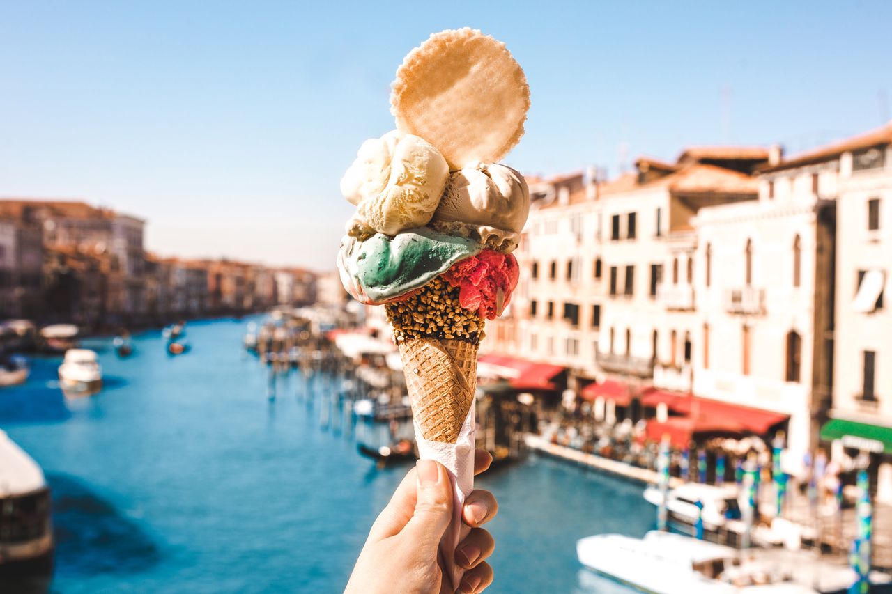 Lubisz włoskie gelato? Lepiej uważaj, gdzie je kupujesz