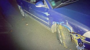"Rozbiła auto na barierkach i próbowała odejść. Miała 2,21 promila, pasażer groził świadkom".
