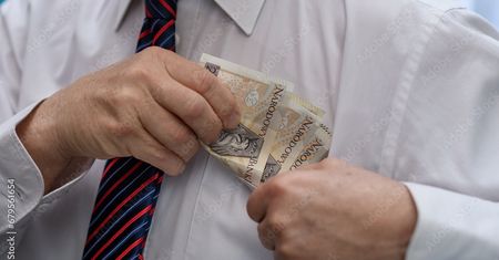 Dodatek pielęgnacyjny - sprawdź, kto może go otrzymać? W pow. jasielskim otrzymuje dodatek ponad 45 tysięcy osób.