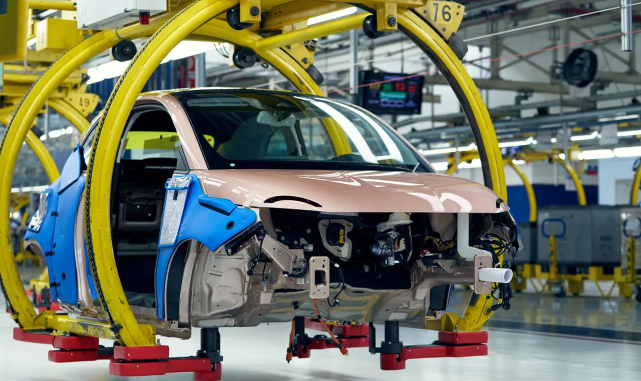 Stellantis halts production amid declining demand in Italy