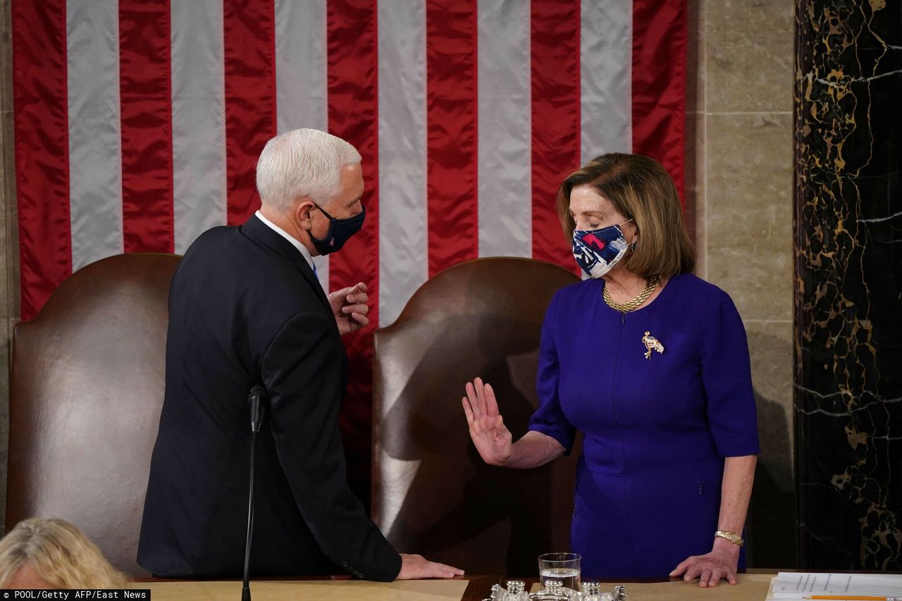 USA. Wiceprezydent USA Mike Pence oraz liderka Izby Reprezentantów Nancy Pelosi