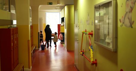 Zakleiła dziecko taśmą. Bo było niegrzeczne w przedszkolu