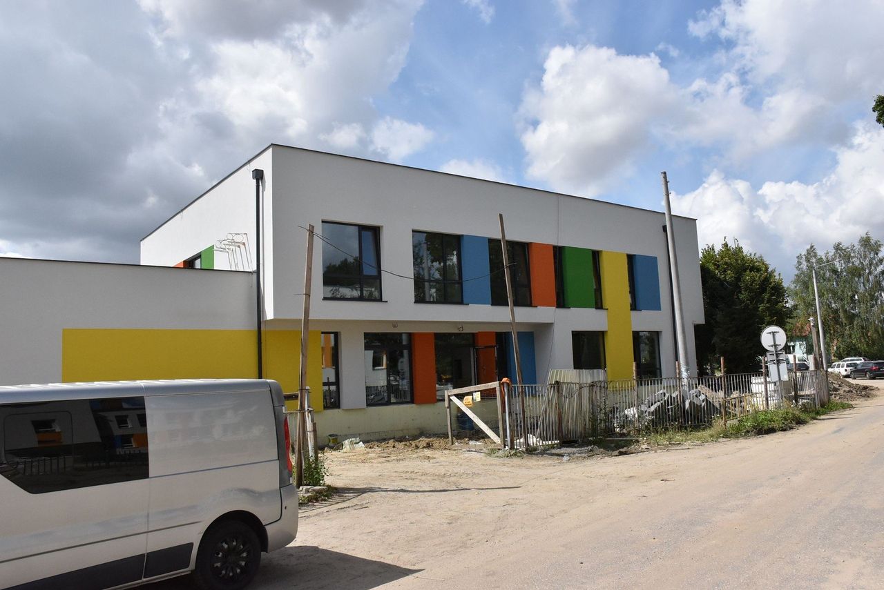 Nowy Staw: Kończy się rozbudowa SP 2. Jest opóźnienie