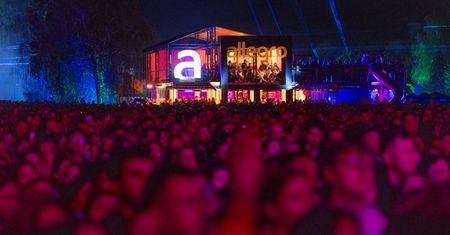 ZORZA zaświeci w Katowicach! Pożegnaj wakacje z najlepszą polską muzyką i na strefie Allegro