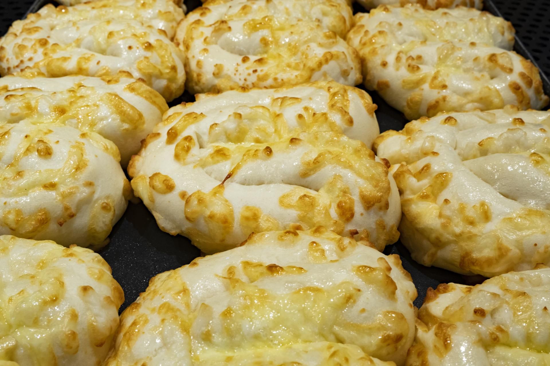 Ultraprzetworzona żywność zawiera liczne barwniki, emulgatory i szkodliwe dla zdrowia dodatki