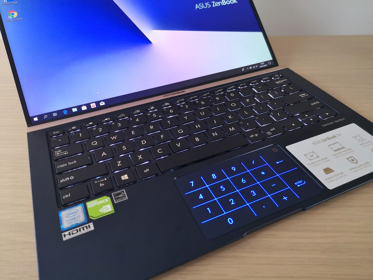 ASUS ZenBook 14 test wydajnego laptopa z klawiaturą numeryczną w gładziku