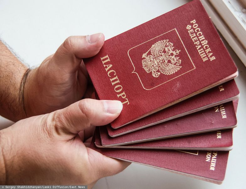 KE chce zawieszenia ułatwień wizowych. "Rosja całkowicie podkopała zaufanie"