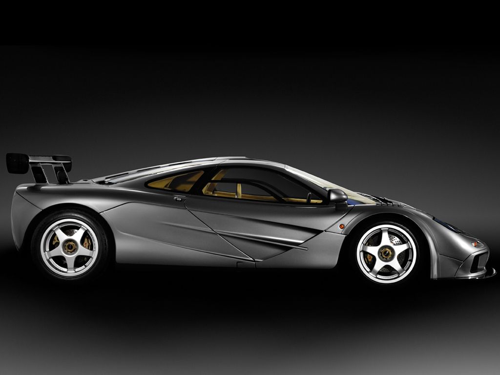 McLaren F1 z pakietem aerodynamicznym