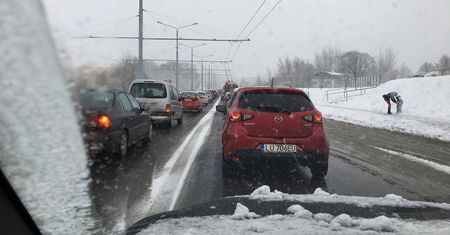 Poranny paraliż drogowy na ulicach Lublina. Kierowcy wysiadają z aut i klną – relacja