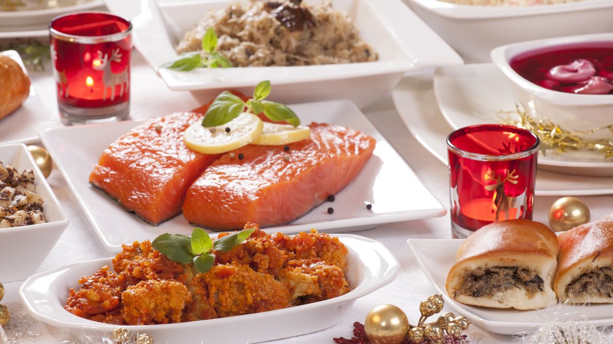 Ryba po grecku to danie znane z wigilijnego stołu.