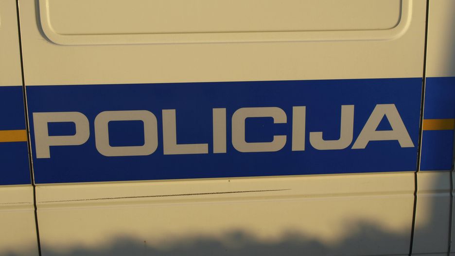 Kroatisches Polizeiauto, Policija, Detail, croatian police car, Policija, DetailKroatisches Polizeiauto, Policija, Detail | croatian police car, Policija, Detail Dostawca: PAP/DPA.Samotwork, labour, employment, job, LAB, labor, piece of work, car, auto, automobile, cars, profession, BINARY<(29) bytes>, occupations, blue, letter, detail, Europe, vehicle, vehicles, Croatia, metal, metals, metallic, police, policeman, cop, police officer, rust, writing, trolley, cart, ilustracja, ilustracje