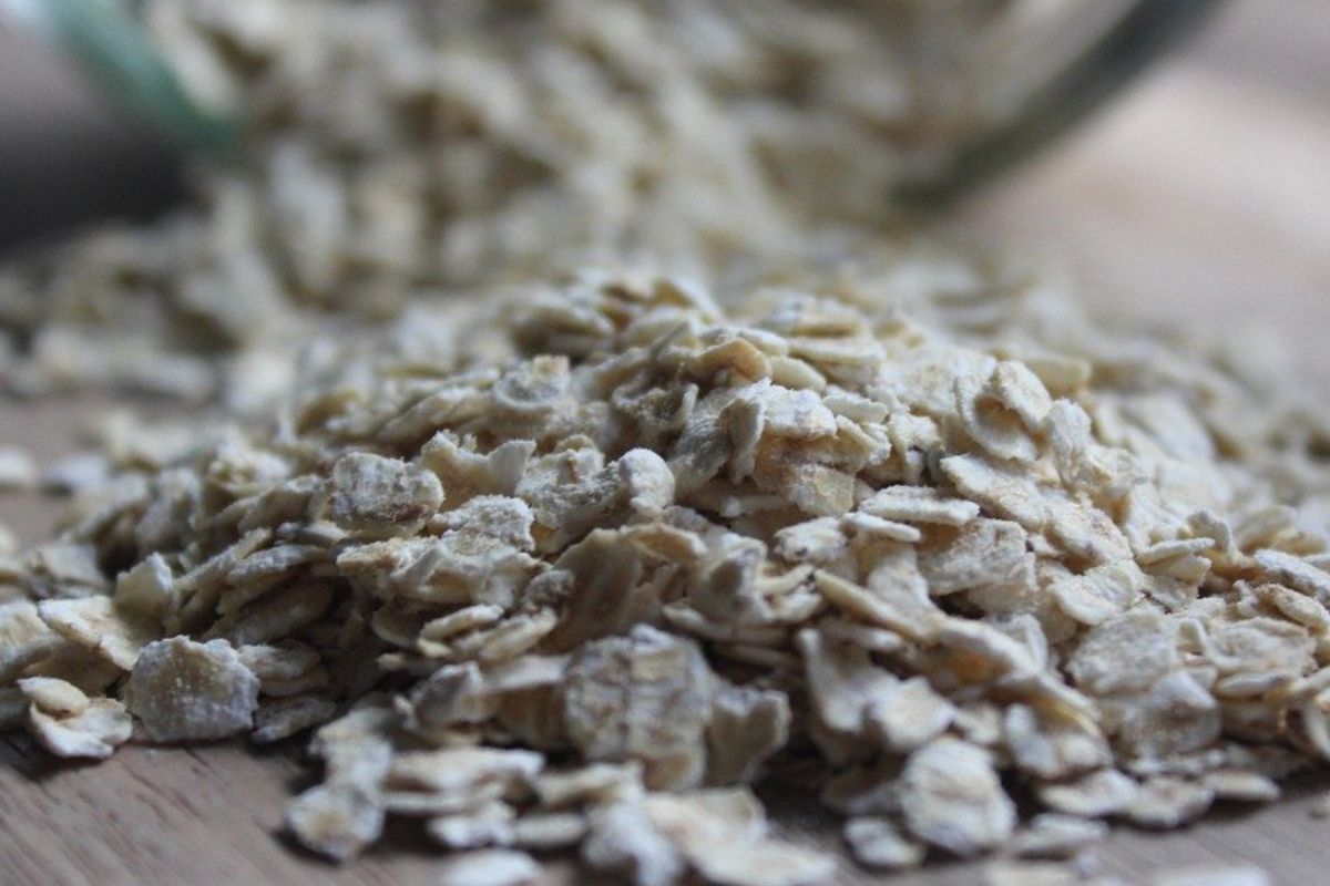 Oat flakes can be the basis of delicious patties.