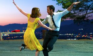 Obsypany Oscarami film. Zobaczysz go z kanapy