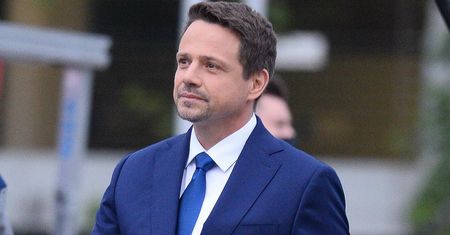 Afera wokół truskawek. Rafał Trzaskowski przeprosił za słowa... ministra PiS