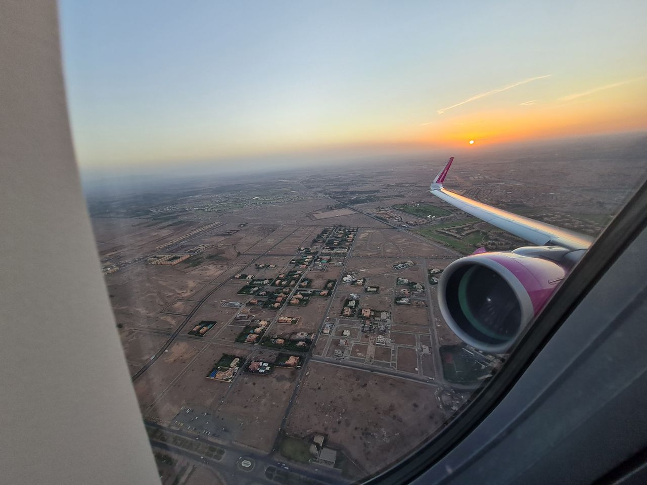 Samolot Wizz Air startujący z lotniska w Marrakeszu