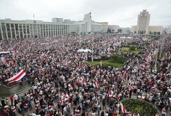 Białoruś. Kolejny dzień protestów. Dziesiątki tysięcy ludzi na ulicach Mińska