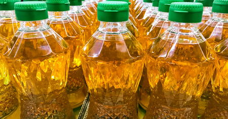Wojna w Ukrainie wpłynie na polskiego konsumenta. Produkty z olejem palmowym mogą zalać rynek