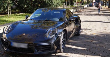 Al. Racławickie: Z chodnika zrobili sobie parking