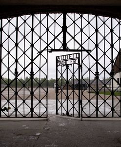 Joe Biden zarzuca muzeum KL Dachau fałszowanie historii. "Okrutne detale zostały złagodzone"