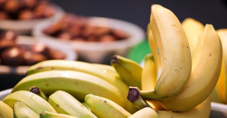 Nigdy nie kupuj takich bananów. Prosta droga do zatrucia