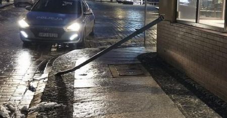 Dacią rozbijał się po Brzegu. 67-latek miał problemy z równowagą