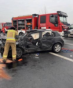 Auto wjechało w autokar. Dramatyczny wypadek pod Oleśnicą