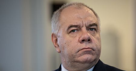 Koronawirus w Polsce. Jacek Sasin apeluje do górników o "niedolewanie oliwy do ognia"