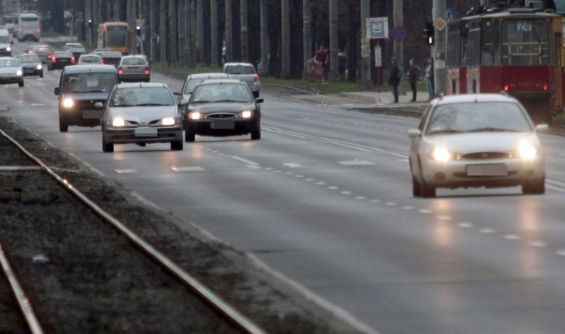 Na światłach mijania jeździmy przez całą dobę od 2007 roku