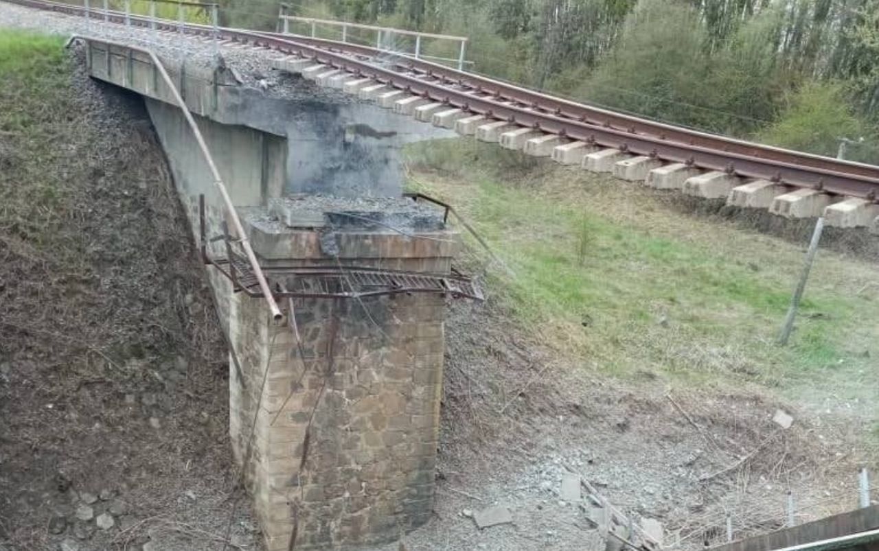 Most został wysadzony w powietrze i nie nadaje się do użytku