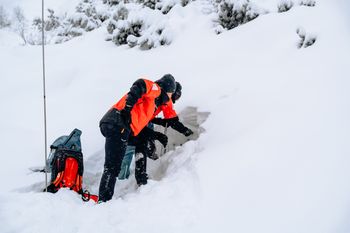 Zakopane: RCB nie wyśle już alertu o lawinach bez zgody TOPR. To efekt porozumienia po błędnych alertach
