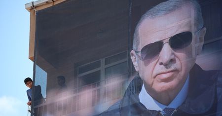 Turcja głosuje. Skandal z cenzurowaniem konkurentów